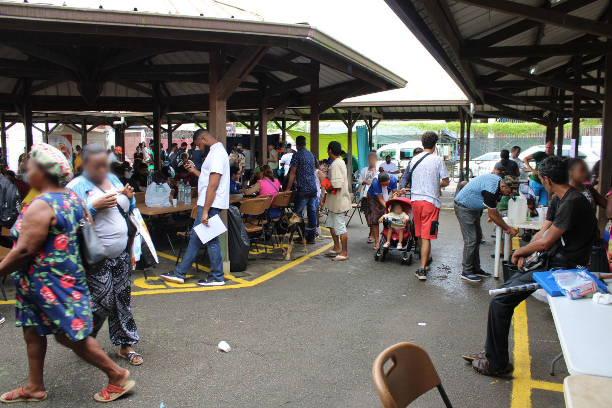 Accueil au marché de Cayenne des personnes vivant en rue